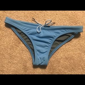 Jolyn Europe Bottoms Size M - Color Icicle